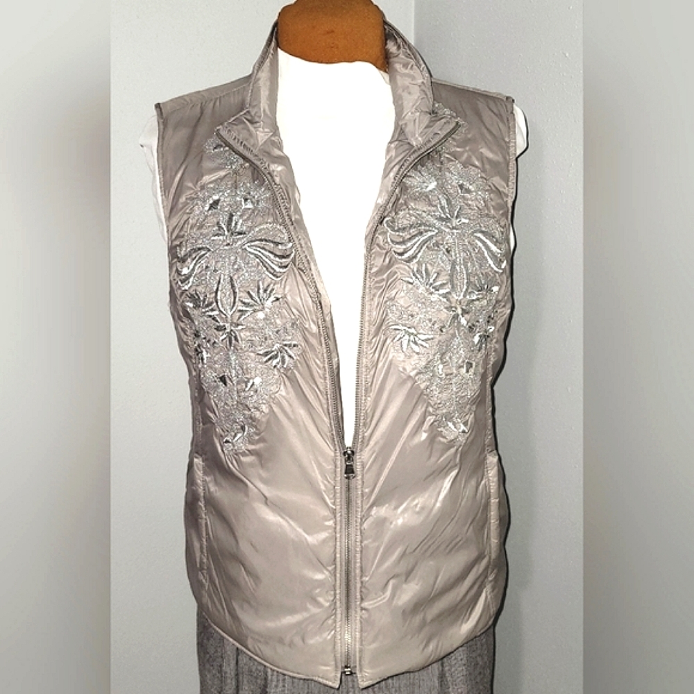 Peck & Peck lightweight vest, silver embroidery SzL